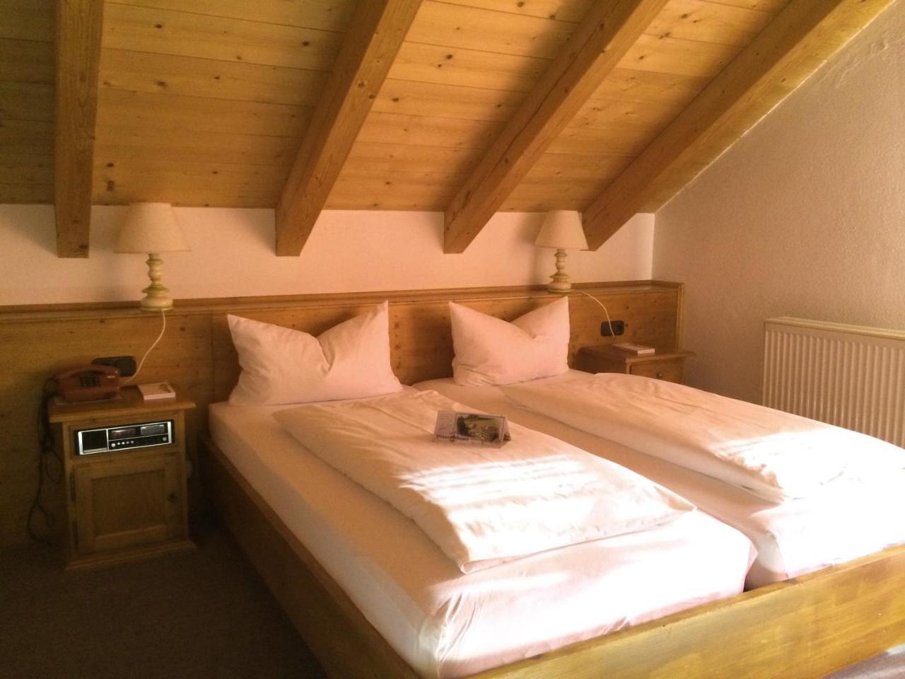 Gasthof Blaue Gams Ettal Esterno foto